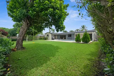 1951 NE 187 Th Dr, North Miami Beach, FL 33179 - Photo 6