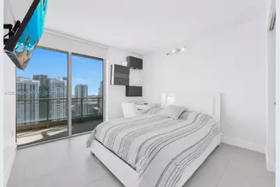 92 SW 3rd St #3611, Miami, FL 33130 - Photo 10