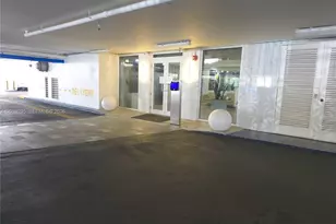 401 Ocean Dr, Miami Beach, FL 33139 - Photo 28