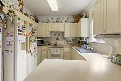 13364 SW 143rd St, Miami, FL 33186 - Photo 8