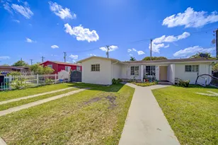 11250 SW 7th St, Sweetwater, FL 33174 - Photo 2