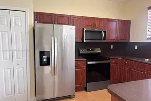 10132 NW 7th St, Miami, FL 33172 - Photo 6