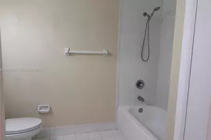 10132 NW 7th St, Miami, FL 33172 - Photo 18