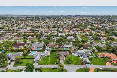 15741 SW 147th Ct, Miami, FL 33187 - Photo 8