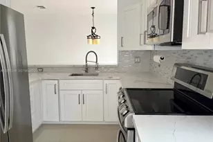15112 NW 8th St, Pembroke Pines, FL 33028 - Photo 8