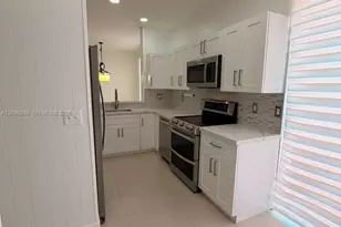15112 NW 8th St, Pembroke Pines, FL 33028 - Photo 4