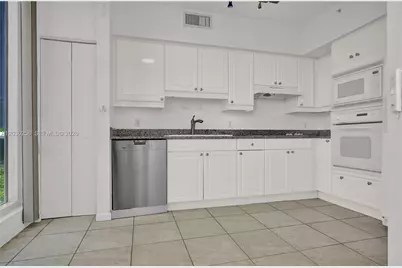 4779 Collins Ave #506, Miami Beach, FL 33140 - Photo 6