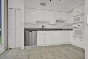 4779 Collins Ave, Miami Beach, FL 33140 - Photo 6