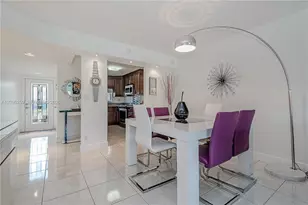 9410 N Hollybrook Lake Dr, Pembroke Pines, FL 33025 - Photo 8