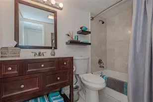 9410 N Hollybrook Lake Dr, Pembroke Pines, FL 33025 - Photo 16