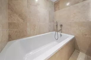 102 24th St, Miami Beach, FL 33139 - Photo 14