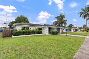 706 N 32nd Ct, Hollywood, FL 33021 - Photo 2