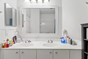 8128 NW 108th Ct, Doral, FL 33178 - Photo 24