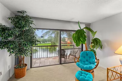 10155 NW 9th St Cir #4-202, Miami, FL 33172 - Photo 2