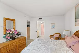 10155 NW 9th St Cir, Miami, FL 33172 - Photo 8