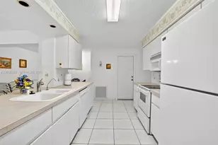 7201 NW 93rd Ave, Tamarac, FL 33321 - Photo 10
