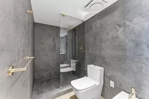 801 N Venetian Dr, Miami, FL 33139 - Photo 18