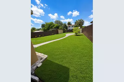 4011 SW 28th St #0, West Park, FL 33023 - Photo 10