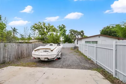 2010 Lee Drive, Other City - In The State Of Florida, FL 33594 - Photo 24