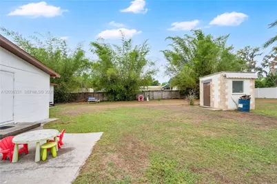 2010 Lee Drive, Other City - In The State Of Florida, FL 33594 - Photo 32