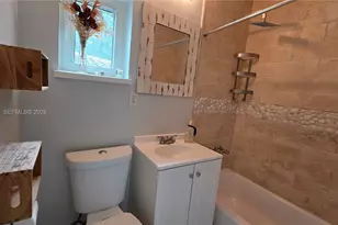 390 NE 127th St, North Miami, FL 33161 - Photo 20
