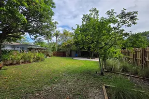 390 NE 127th St, North Miami, FL 33161 - Photo 38