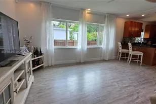 390 NE 127th St, North Miami, FL 33161 - Photo 10