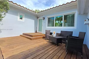 390 NE 127th St, North Miami, FL 33161 - Photo 8