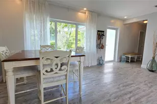 390 NE 127th St, North Miami, FL 33161 - Photo 8