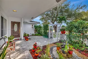 2261 NE 62nd St, Fort Lauderdale, FL 33308 - Photo 2
