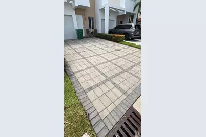 7117 NW 103rd Path, Doral, FL 33178 - Photo 2