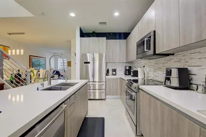7117 NW 103rd Path, Doral, FL 33178 - Photo 16
