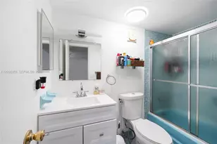 250 180th Dr, Sunny Isles Beach, FL 33160 - Photo 10