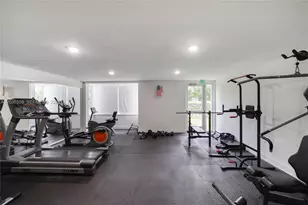 250 180th Dr, Sunny Isles Beach, FL 33160 - Photo 14