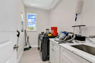 13926 Allamanda Cir, Other City - In The State Of Florida, FL 33981 - Photo 10
