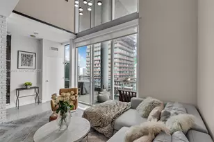 690 SW 1st Ct, Miami, FL 33130 - Photo 2