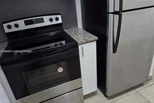 690 NE 123rd St, North Miami, FL 33161 - Photo 4