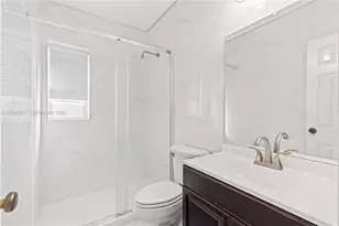 2530 SW 27th St, Miami, FL 33133 - Photo 8