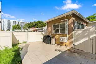 2530 SW 27th St, Miami, FL 33133 - Photo 12