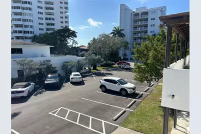 300 Sunset Dr #15, Fort Lauderdale, FL 33301 - Photo 1