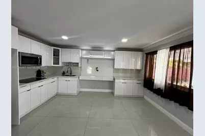 1271 W 79th St, Hialeah, FL 33014 - Photo 4