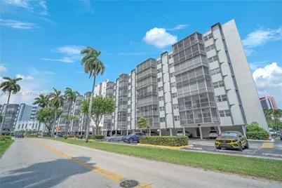 [Address not provided], Hallandale Beach, FL 33009 - Photo 8