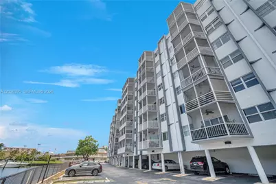 [Address not provided], Hallandale Beach, FL 33009 - Photo 6