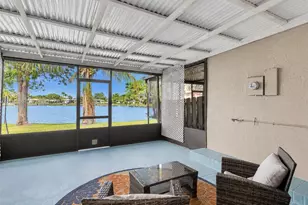 8902 Palm Tree Ln, Pembroke Pines, FL 33024 - Photo 4