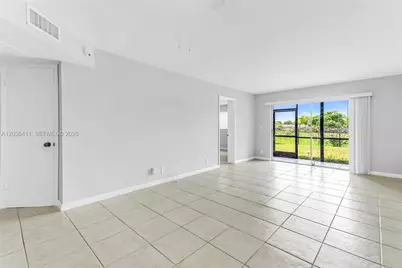 7900 Fairview Dr #105, Tamarac, FL 33321 - Photo 10