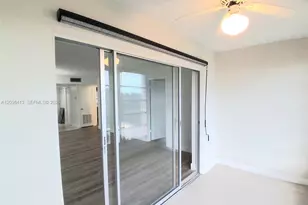 9460 Sunrise Lakes Blvd, Sunrise, FL 33322 - Photo 32