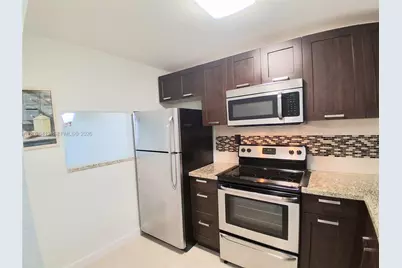 9460 Sunrise Lakes Blvd #309, Sunrise, FL 33322 - Photo 4