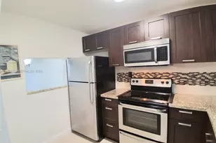 9460 Sunrise Lakes Blvd, Sunrise, FL 33322 - Photo 4