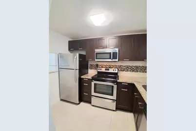 9460 Sunrise Lakes Blvd #309, Sunrise, FL 33322 - Photo 2