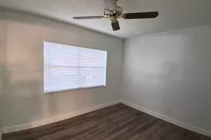 9460 Sunrise Lakes Blvd, Sunrise, FL 33322 - Photo 16